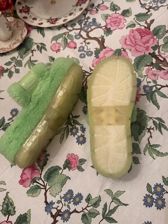 UGG Women's Fluffita platform slippers in parakeet green - Picture 7 of 9